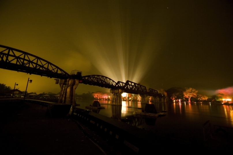 実際に歩いて渡る事ができる「クウェー川鉄橋」付近散策